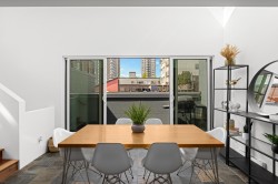 9-1934 Barclay Street  Vancouver, BC V6G 1L3