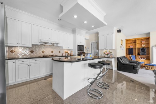 7591 Tweedsmuir Avenue, Richmond, BC 