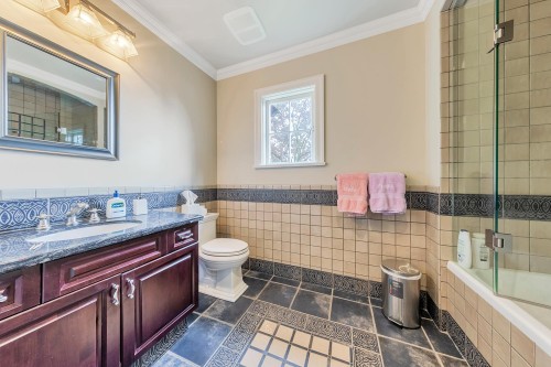 1850 Mathers Avenue, West Vancouver, BC 