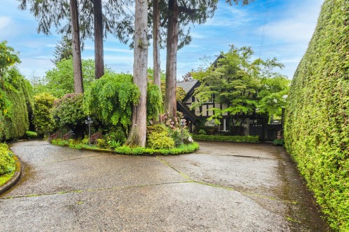 1850 Mathers Avenue, West Vancouver, BC 