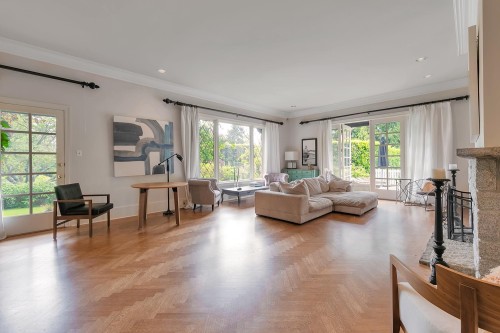 1850 Mathers Avenue, West Vancouver, BC 