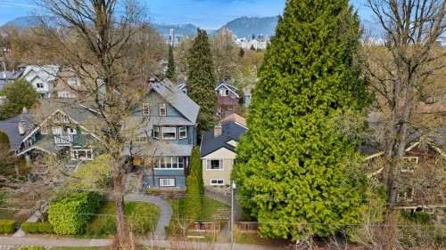 905 23Rd Avenue W, Vancouver, BC 