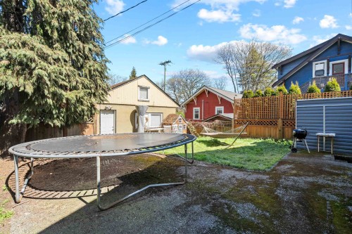 905 23Rd Avenue W, Vancouver, BC 