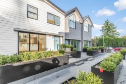 7355 Oak Street  Vancouver, BC V6P 1V9