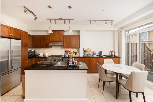 968 Westbury Walk, Vancouver, BC 