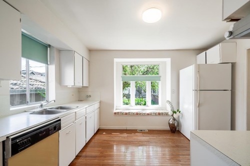 2720 24Th Avenue W, Vancouver, BC 