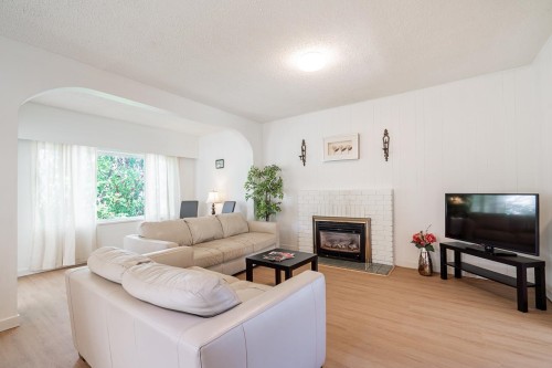 2720 24Th Avenue W, Vancouver, BC 