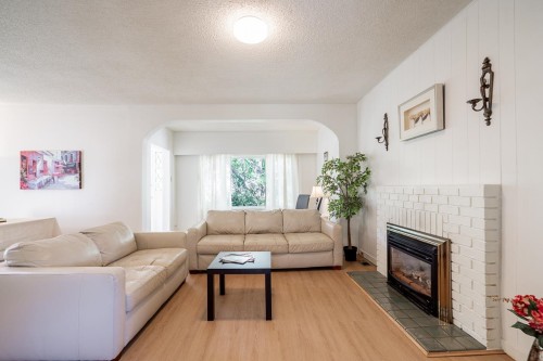 2720 24Th Avenue W, Vancouver, BC 