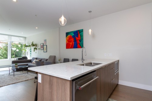 206-1870 Dowad Drive, Squamish, BC 