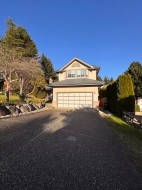 17 Parkdale Place Port Moody, BC B3H 4K8