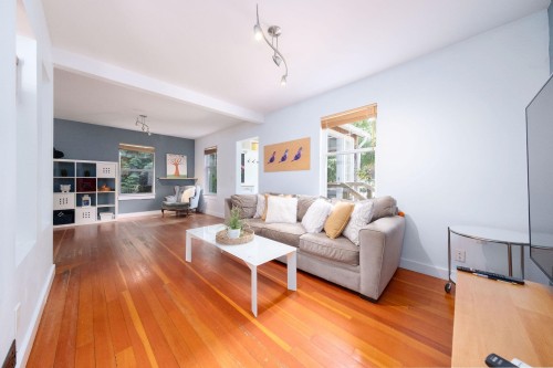 1075 Gladwin Drive, North Vancouver, BC 