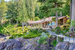 370-374 Smugglers Cove Road  Bowen Island, BC V0N 1G1