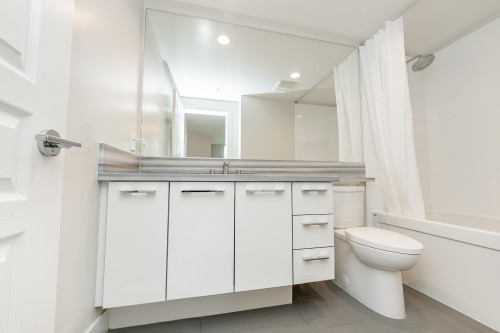 2207-3093 Windsor Gate, Coquitlam, BC 