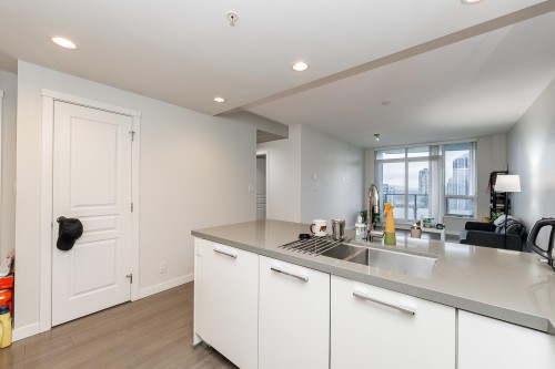 2207-3093 Windsor Gate, Coquitlam, BC 