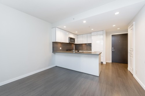 2207-3093 Windsor Gate, Coquitlam, BC 