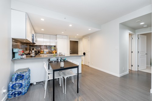 2207-3093 Windsor Gate, Coquitlam, BC 