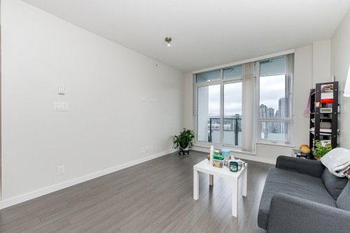 2207-3093 Windsor Gate, Coquitlam, BC 
