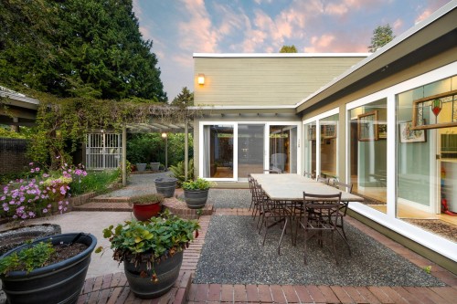 535 English Bluff Road  Delta, BC V4M 2M9