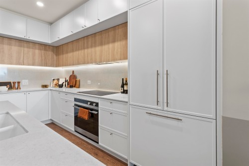 102-602 2nd Street E North Vancouver, BC V7L 1G7