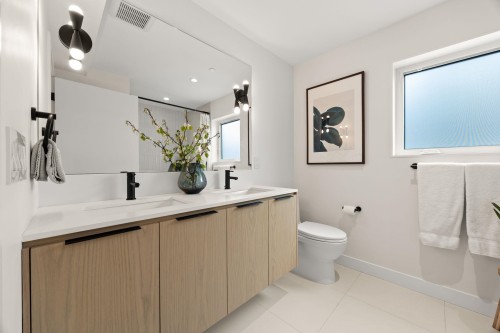 529 17Th Avenue E, Vancouver, BC 