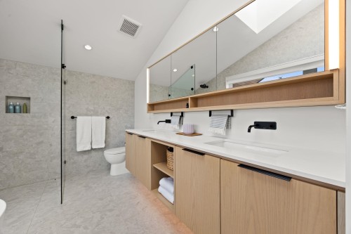 529 17Th Avenue E, Vancouver, BC 
