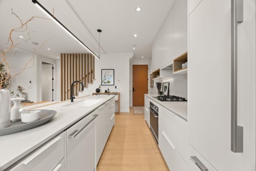 529 17Th Avenue E, Vancouver, BC 