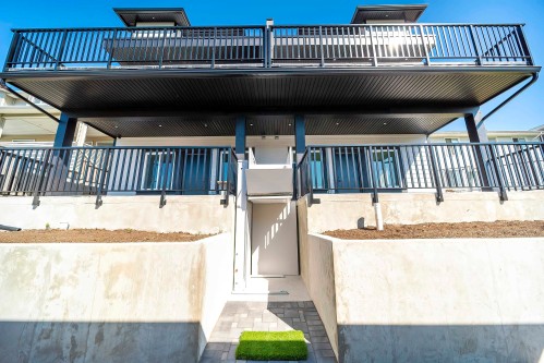 8012-11Th Ave, Burnaby, BC 