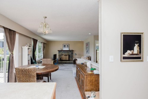 710 Gibsons Way, Gibsons, BC 