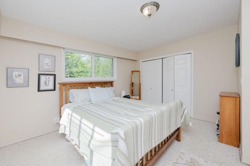 710 Gibsons Way, Gibsons, BC 