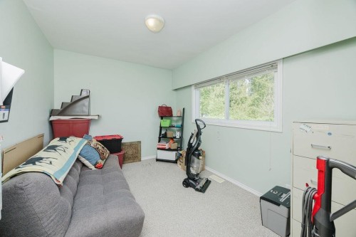 710 Gibsons Way, Gibsons, BC 