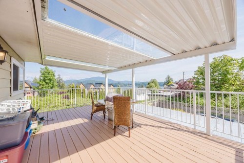 710 Gibsons Way, Gibsons, BC 