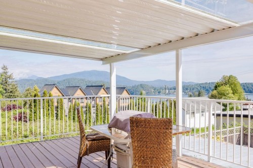 710 Gibsons Way, Gibsons, BC 