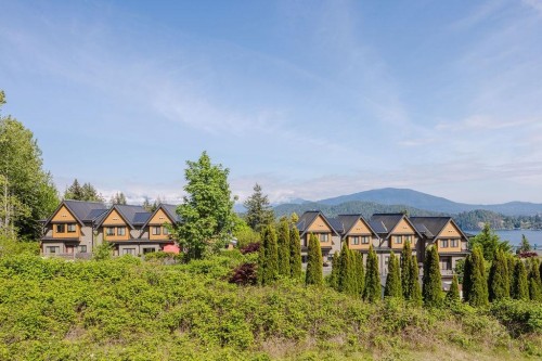 710 Gibsons Way, Gibsons, BC 