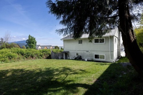710 Gibsons Way, Gibsons, BC 