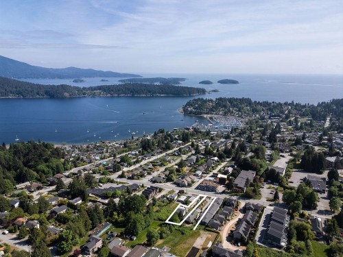 710 Gibsons Way, Gibsons, BC 