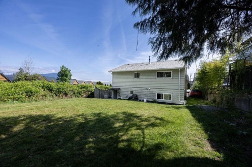 710 Gibsons Way, Gibsons, BC 