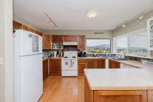710 Gibsons Way, Gibsons, BC 