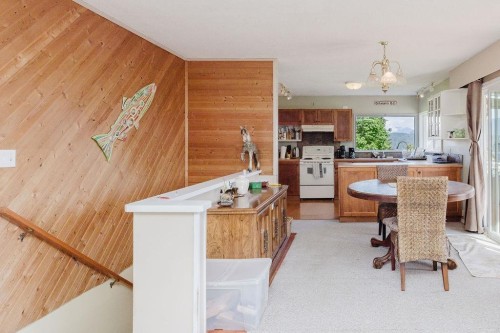 710 Gibsons Way, Gibsons, BC 