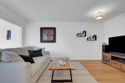 801-488 Helmcken Street Street  Vancouver, BC V6B 6E4