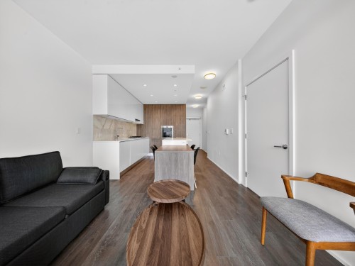808-1955 Alpha Way, Burnaby, BC - Indoor Photo Showing Other Room