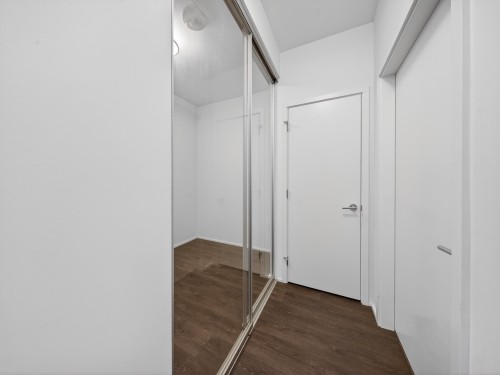 808-1955 Alpha Way, Burnaby, BC - Indoor Photo Showing Other Room
