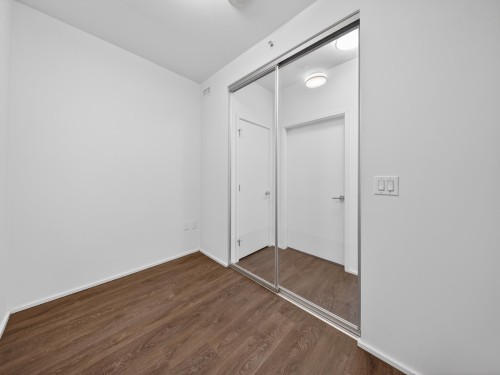808-1955 Alpha Way, Burnaby, BC - Indoor Photo Showing Other Room