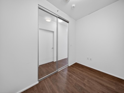 808-1955 Alpha Way, Burnaby, BC - Indoor Photo Showing Other Room
