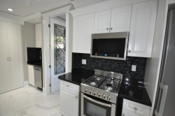 7505 Kingsway Burnaby, BC V3N 3C1