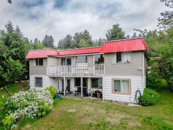 5197 Radcliffe Road Sechelt, BC V7Z 0C1