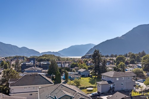 602-38013 Third Avenue, Squamish, BC 