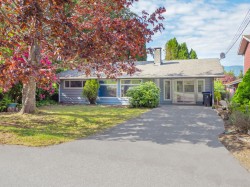 5750 Spindrift Street  Sechelt, BC V0N 3A0