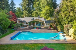 537 Eastcot Road  West Vancouver, BC V7S 1E5