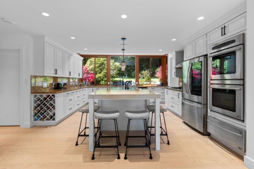 537 Eastcot Road, West Vancouver, BC 