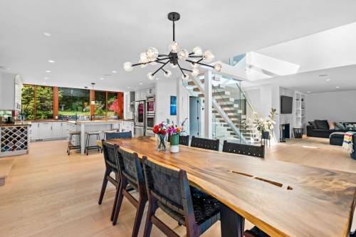 537 Eastcot Road, West Vancouver, BC 